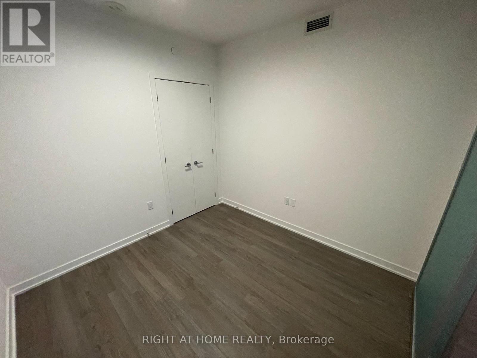 1105 - 357 King Street W, Toronto, Ontario  M5V 0S7 - Photo 19 - C12527050