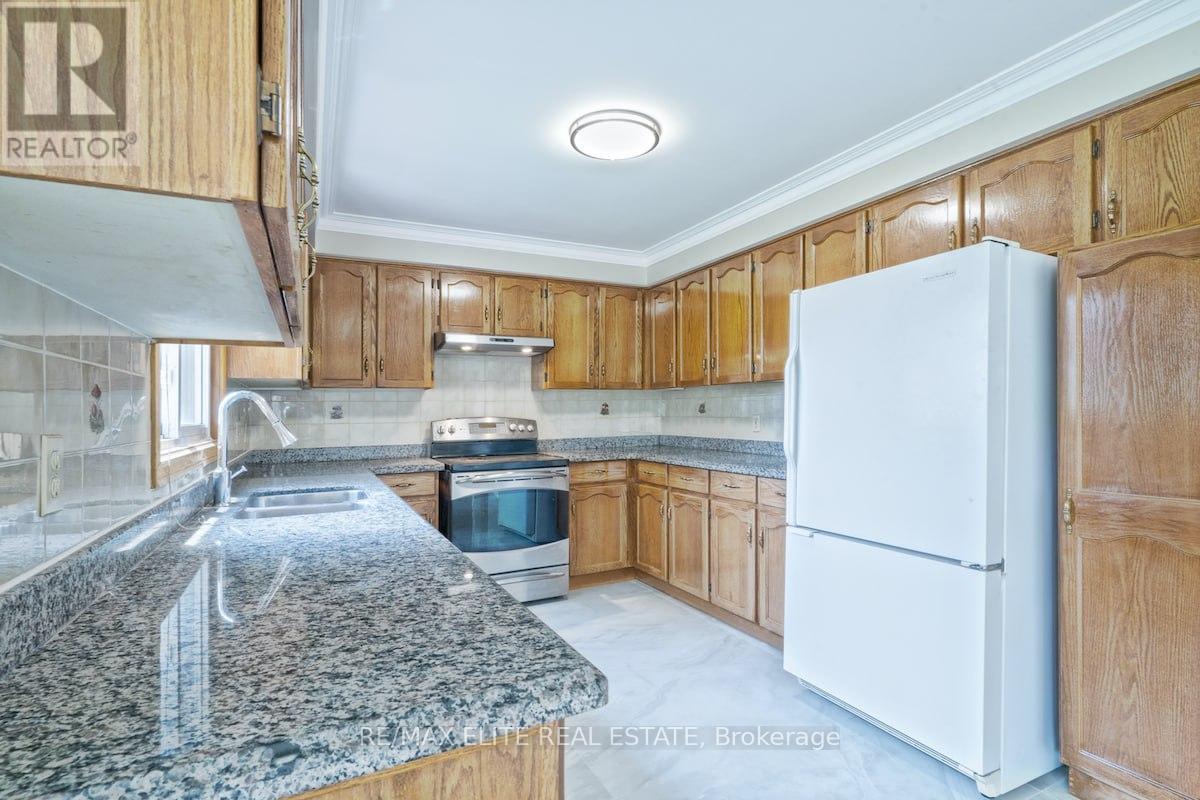 Main - 219 Connaught Avenue, Toronto, Ontario  M2M 1H6 - Photo 8 - C12527070