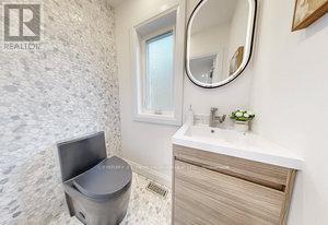 547 Melrose Avenue, Toronto, Ontario  M5M 2A4 - Photo 14 - C12527072