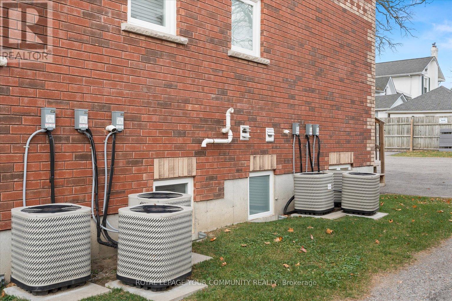 443 Timothy Street, Newmarket, Ontario  L3Y 1P7 - Photo 13 - N12527048