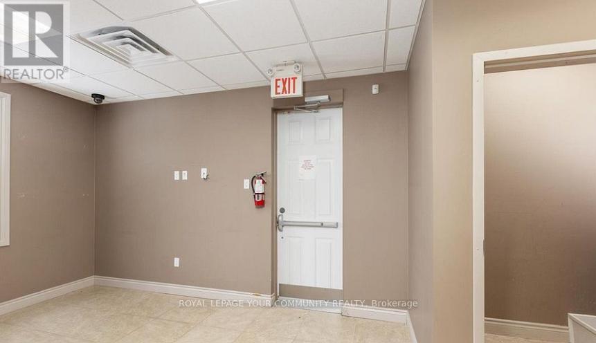 277 The Queensway Avenue S, Georgina, Ontario  L4P 2B4 - Photo 17 - N12527066