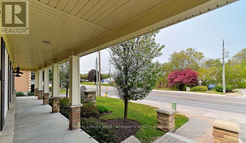 277 The Queensway Avenue S, Georgina, Ontario  L4P 2B4 - Photo 5 - N12527066