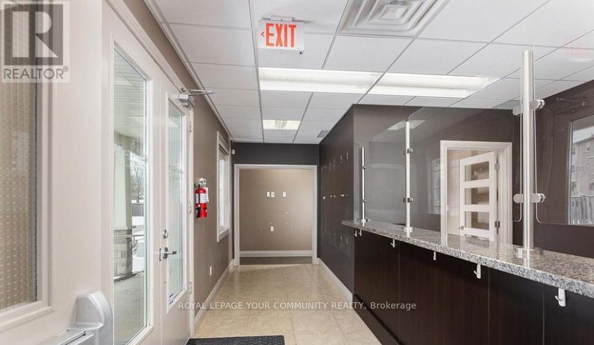 277 The Queensway Avenue S, Georgina, Ontario  L4P 2B4 - Photo 9 - N12527066