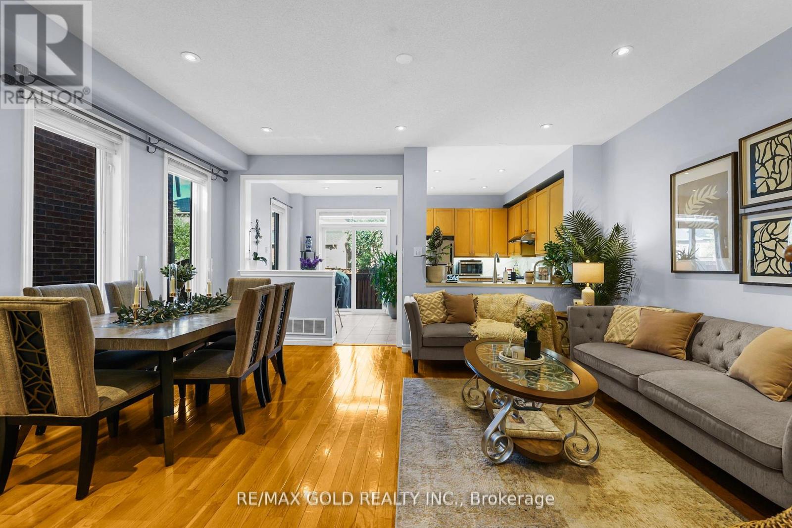 22 Nathaniel Crescent, Brampton, Ontario  L6Y 5M5 - Photo 9 - W12527052