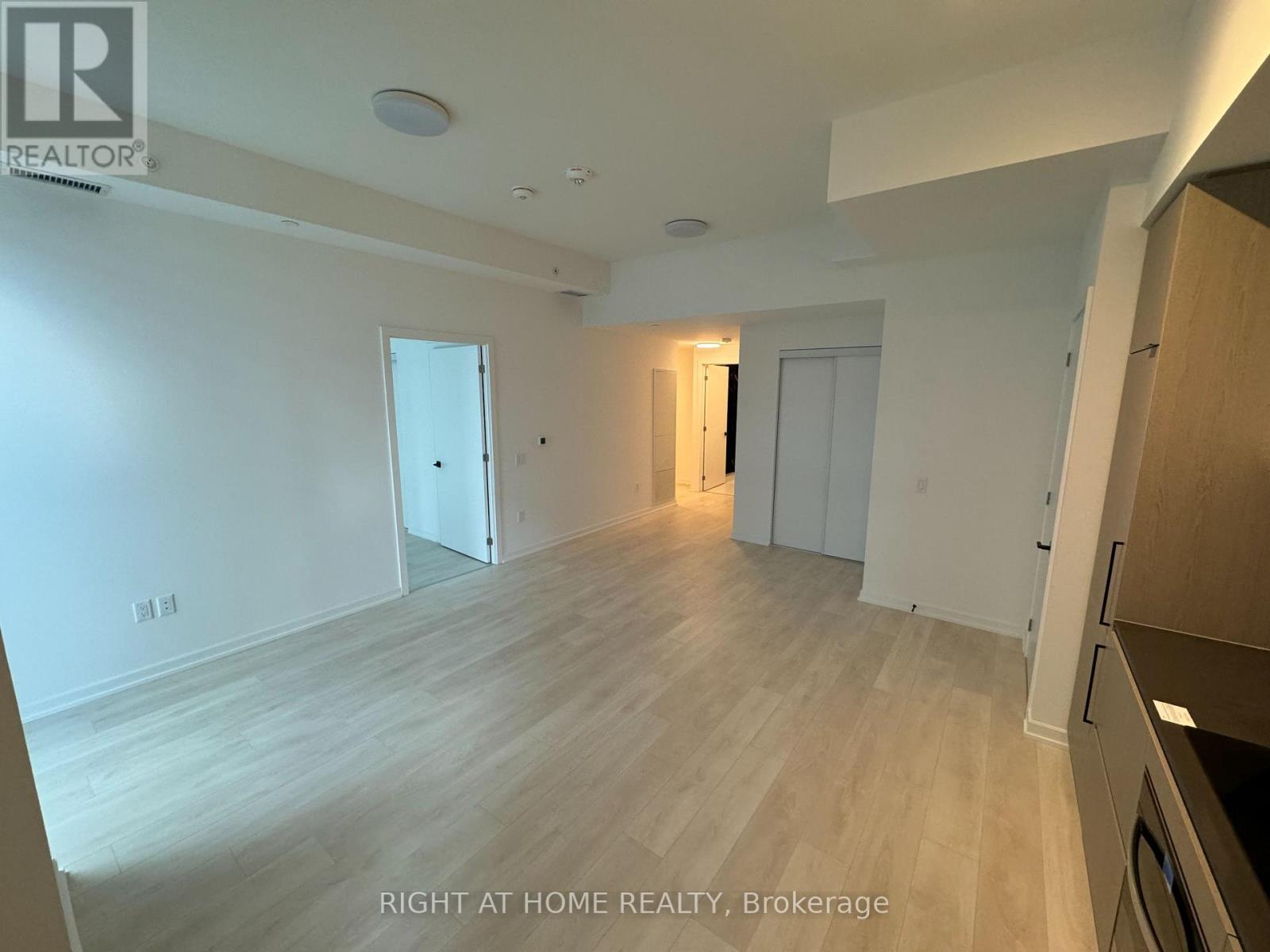 605 - 10 Graphophone Grove N, Toronto, Ontario  M6H 0E5 - Photo 12 - W12527056