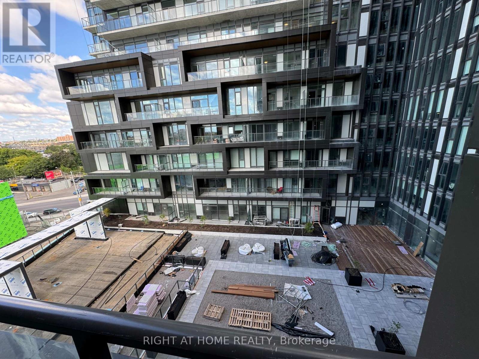 605 - 10 Graphophone Grove N, Toronto, Ontario  M6H 0E5 - Photo 16 - W12527056