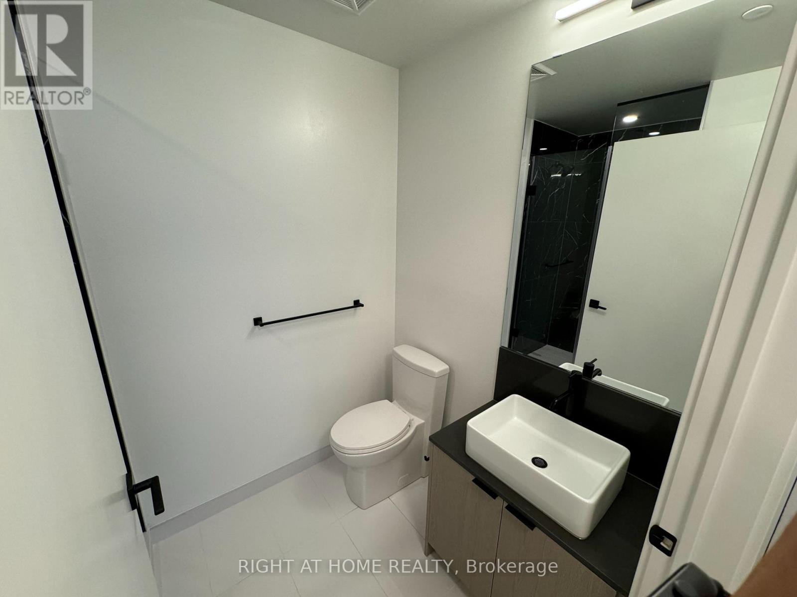 605 - 10 Graphophone Grove N, Toronto, Ontario  M6H 0E5 - Photo 3 - W12527056