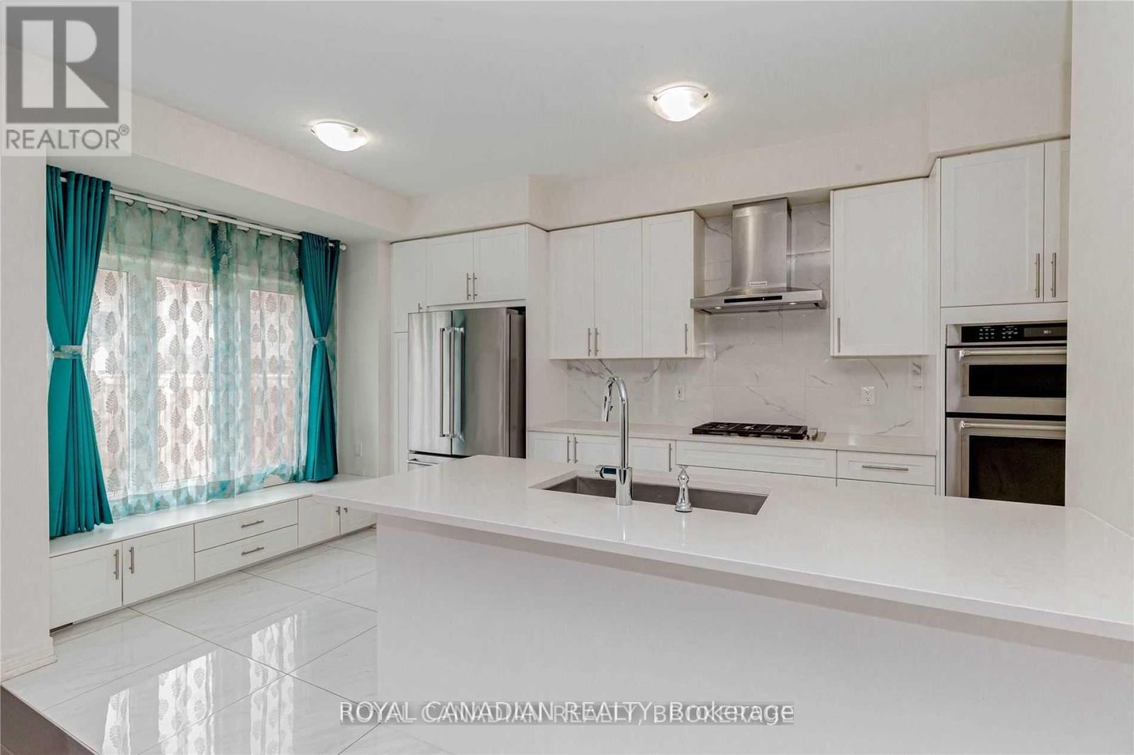 3919 Tufgar Crescent, Burlington, Ontario  L7M 1N7 - Photo 14 - W12527064