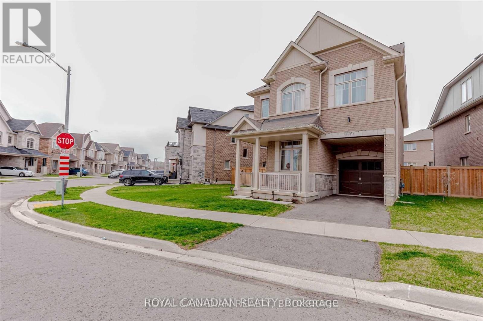 3919 Tufgar Crescent, Burlington, Ontario  L7M 1N7 - Photo 2 - W12527064