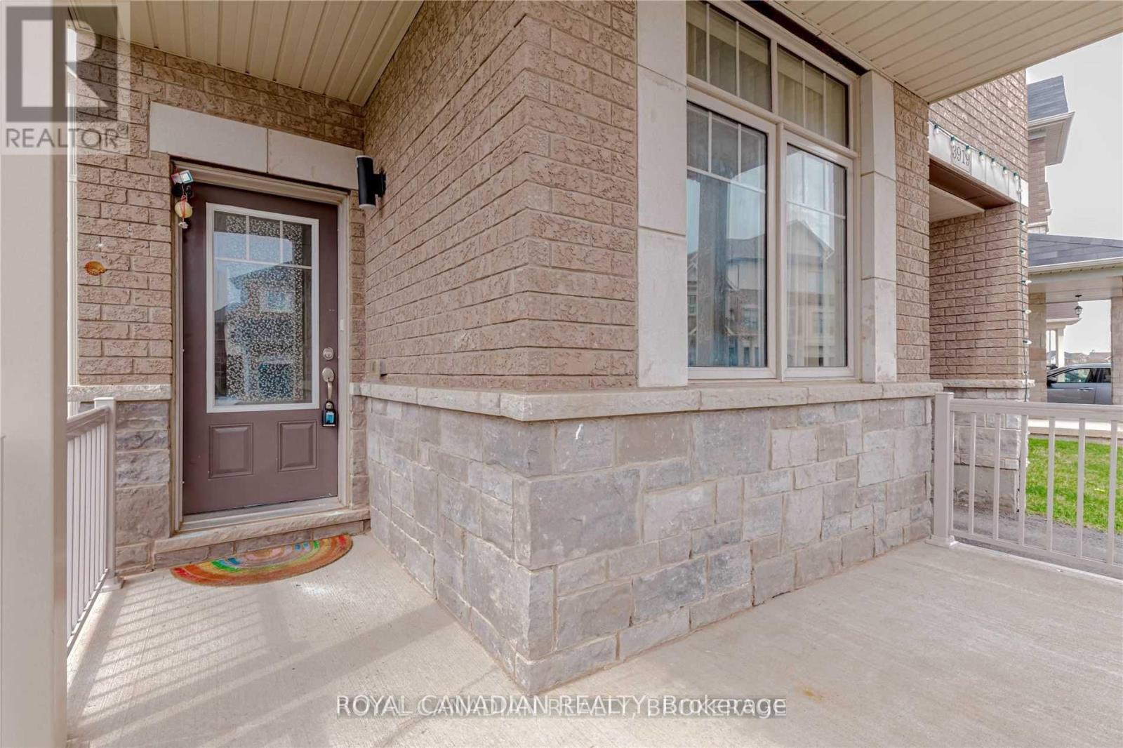 3919 Tufgar Crescent, Burlington, Ontario  L7M 1N7 - Photo 4 - W12527064