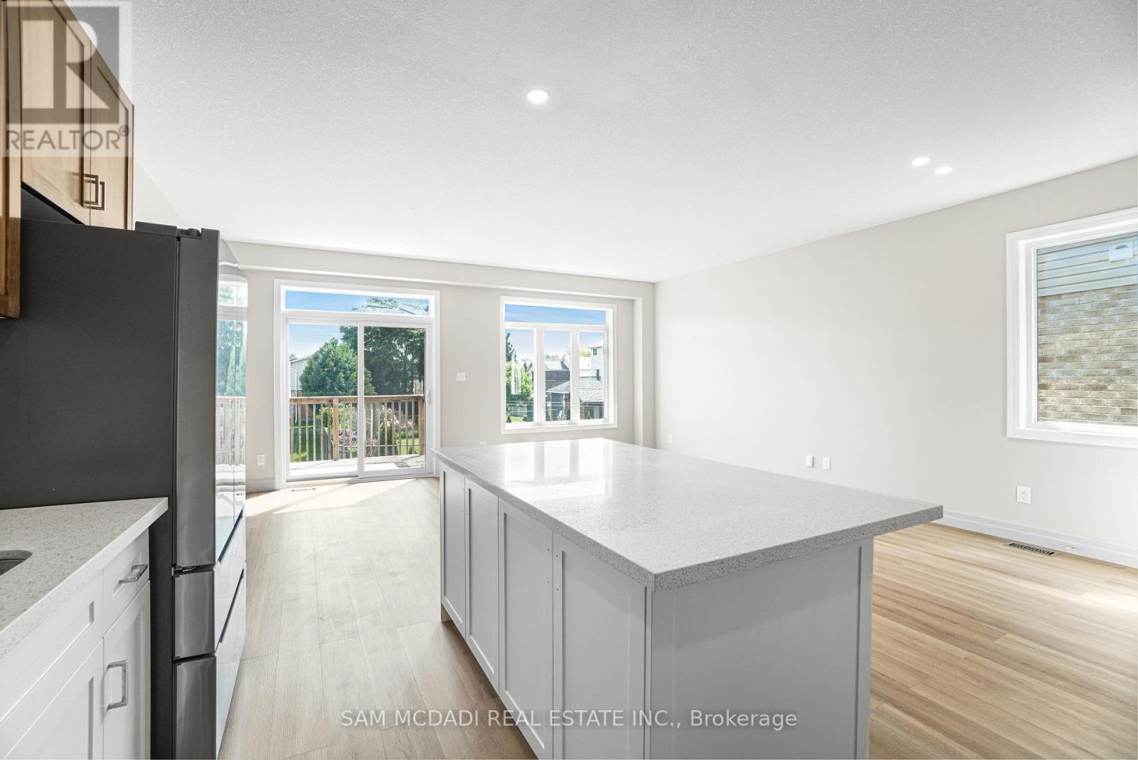 25 - 1023 Devonshire Avenue, Woodstock, Ontario  N4S 0E7 - Photo 9 - X12527068