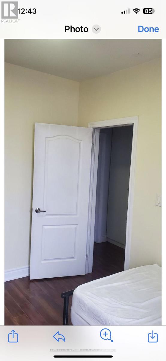 202 - 475 Bathurst Street, Toronto, Ontario  M5T 2S9 - Photo 3 - C12527088