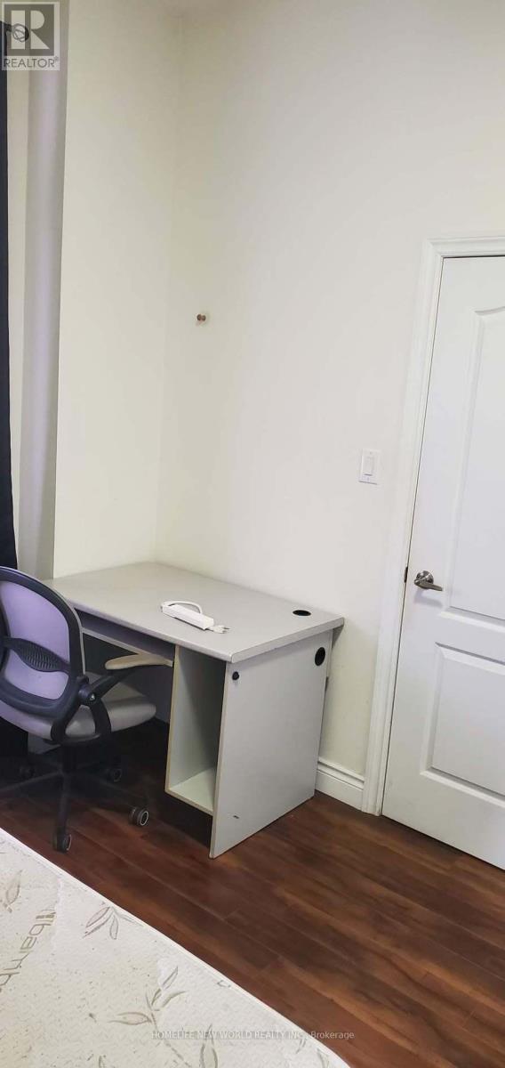 101 - 475 Bathurst Street, Toronto, Ontario  M5T 2S9 - Photo 2 - C12527094