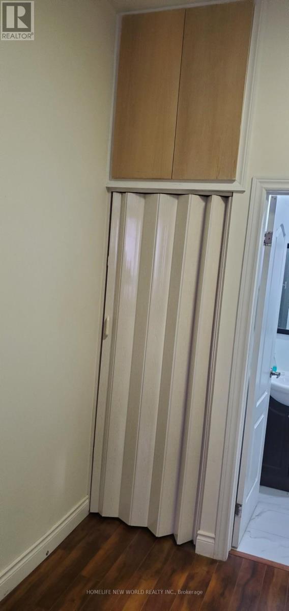 101 - 475 Bathurst Street, Toronto, Ontario  M5T 2S9 - Photo 3 - C12527094