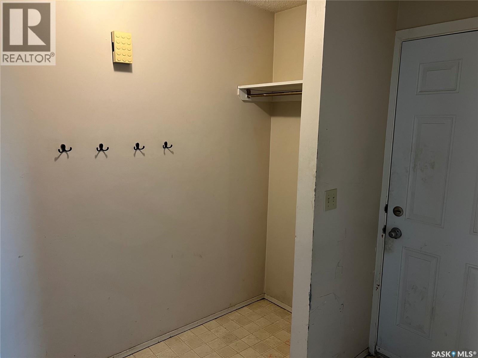 4036 Castle Road, Regina, Saskatchewan  S4S 6A4 - Photo 2 - SK023668