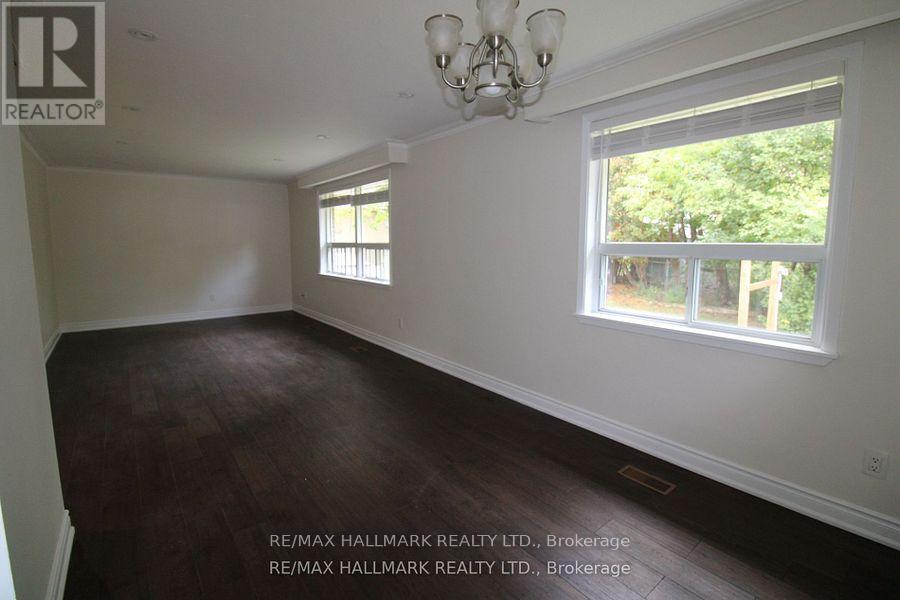 Main Fl - 389 Allgood Street, Richmond Hill, Ontario  L4C 2Z1 - Photo 4 - N12501412