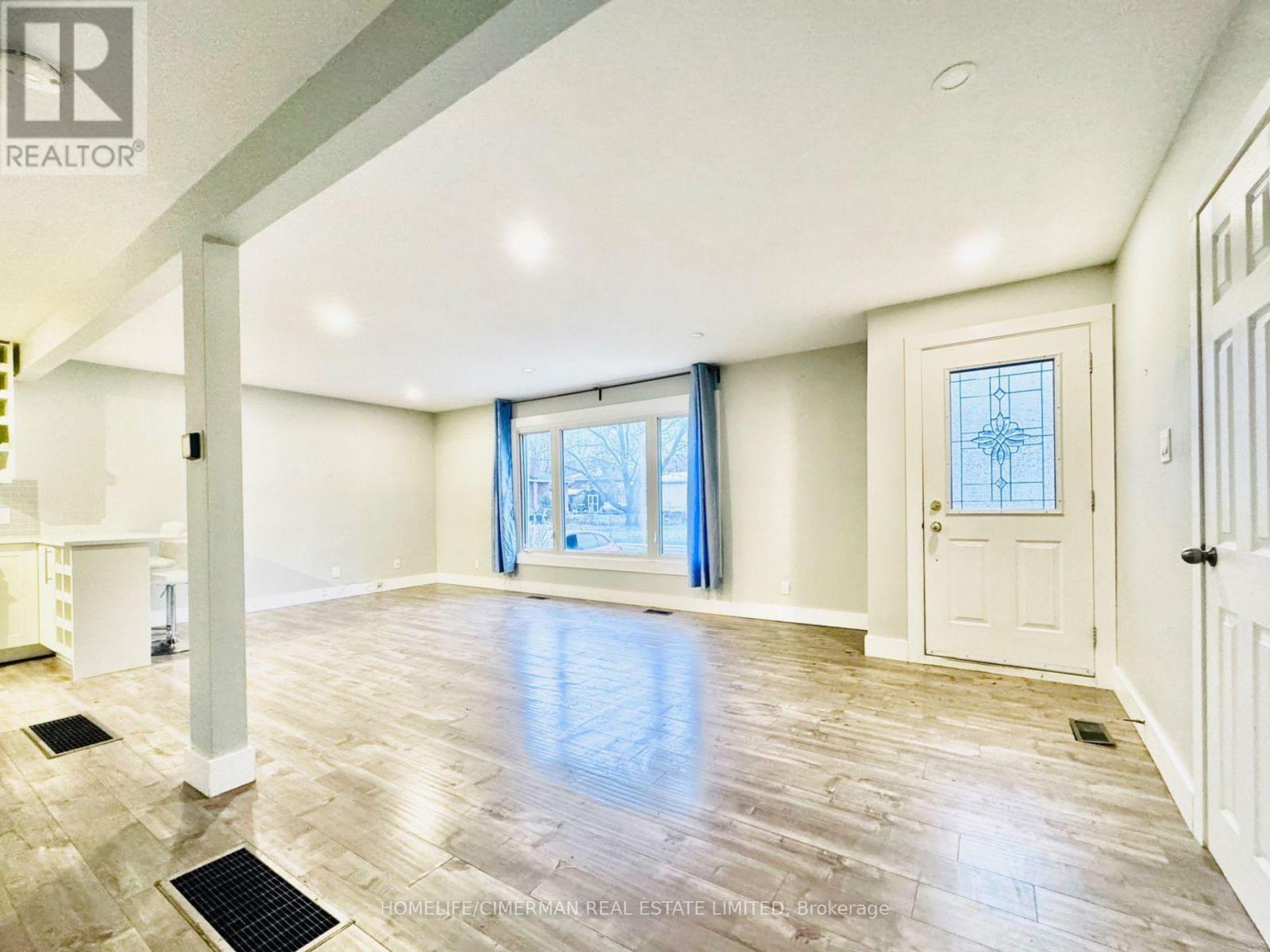 Main - 12 Creskwick Court, Barrie, Ontario  L4M 2J8 - Photo 5 - S12527090