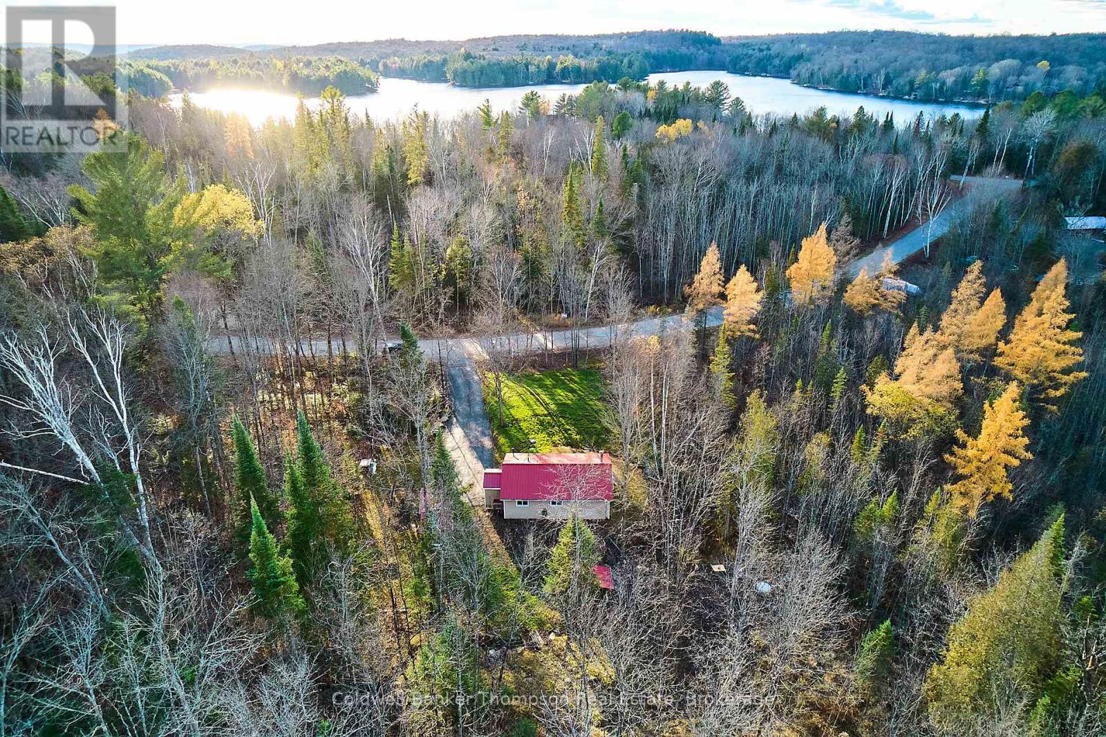 1022 Upper Walker Lake Road, Lake Of Bays, Ontario P1H 2J6 - Photo 1 - X12527114