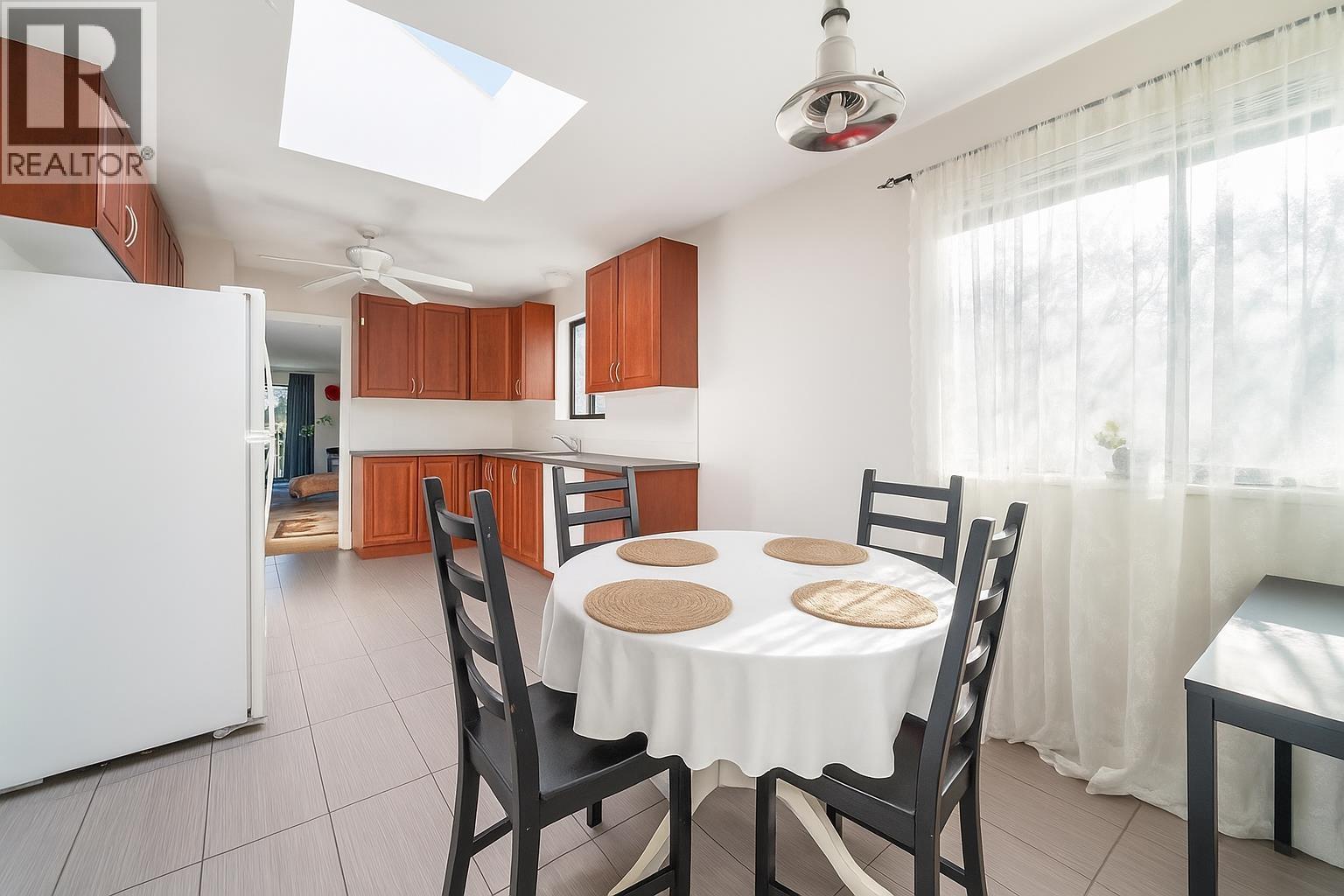 3003 Sunnyhurst Road, North Vancouver, British Columbia  V7K 2G4 - Photo 8 - R3064910