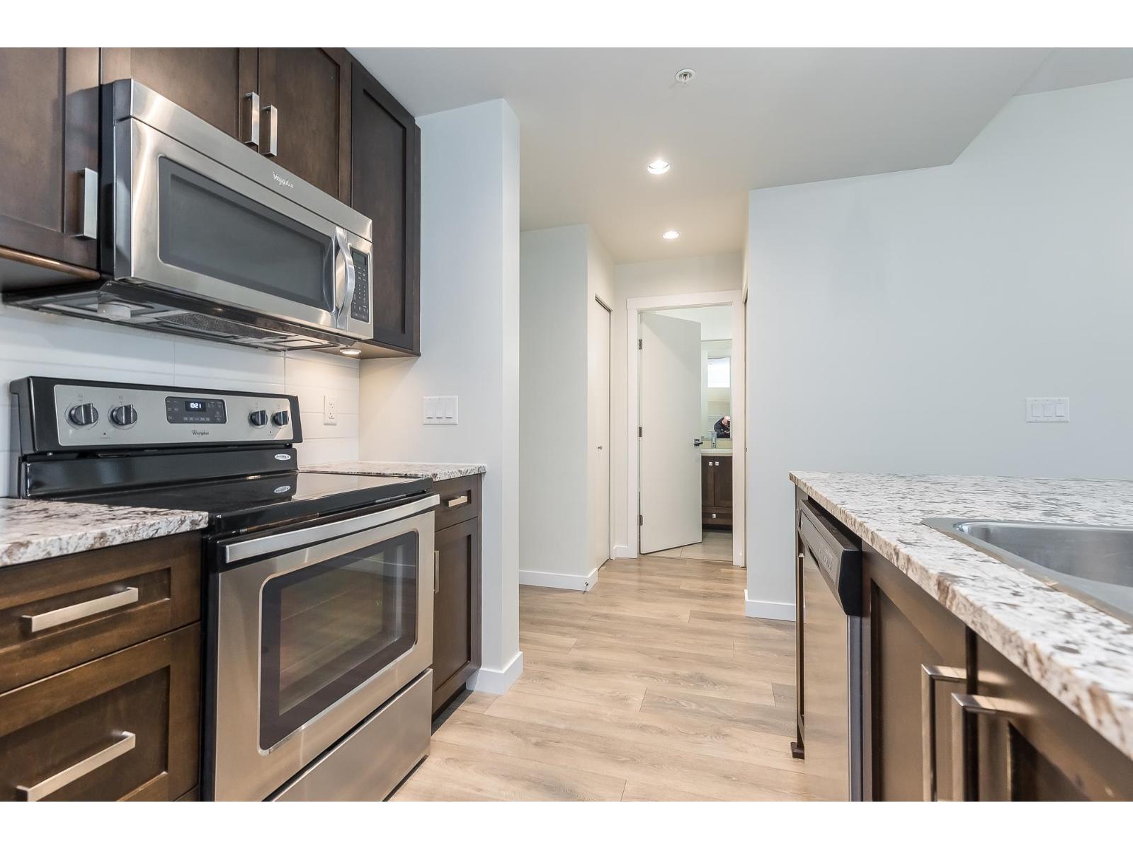 305 2242 Whatcom Road, Abbotsford, British Columbia  V3G 0G3 - Photo 11 - R2976333