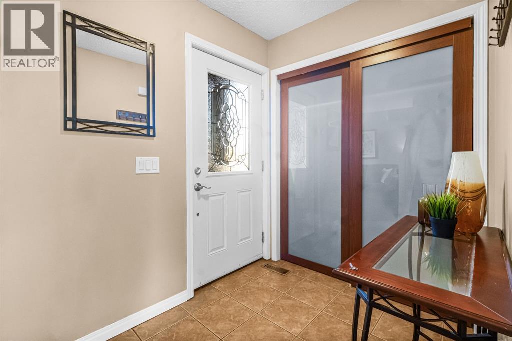 44 Bedfield Close Ne, Calgary, Alberta  T3K 3L5 - Photo 2 - A2267602