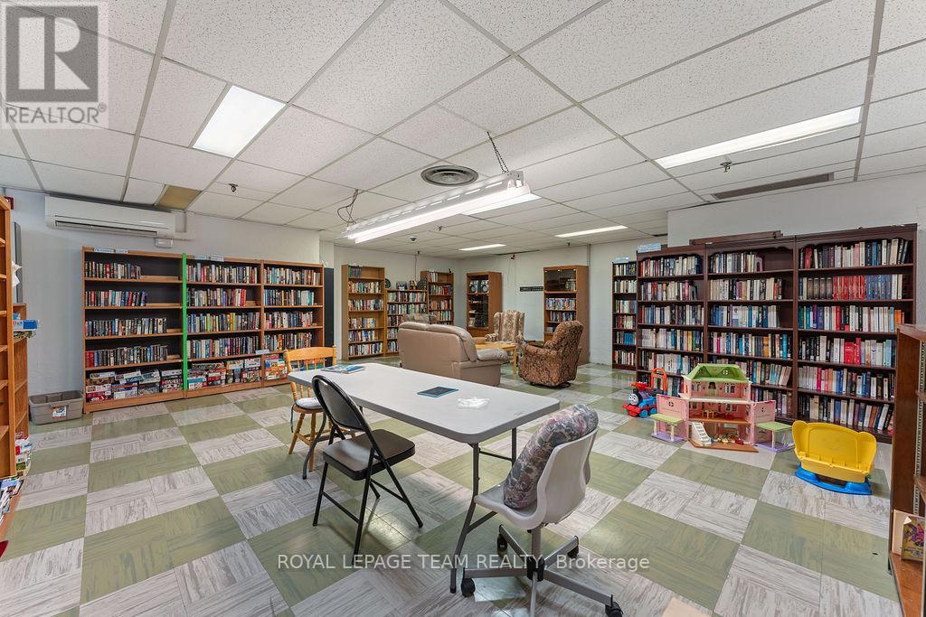 302 - 665 Bathgate Drive, Ottawa, Ontario K1K 3Y4 - Photo 35 - X12477009