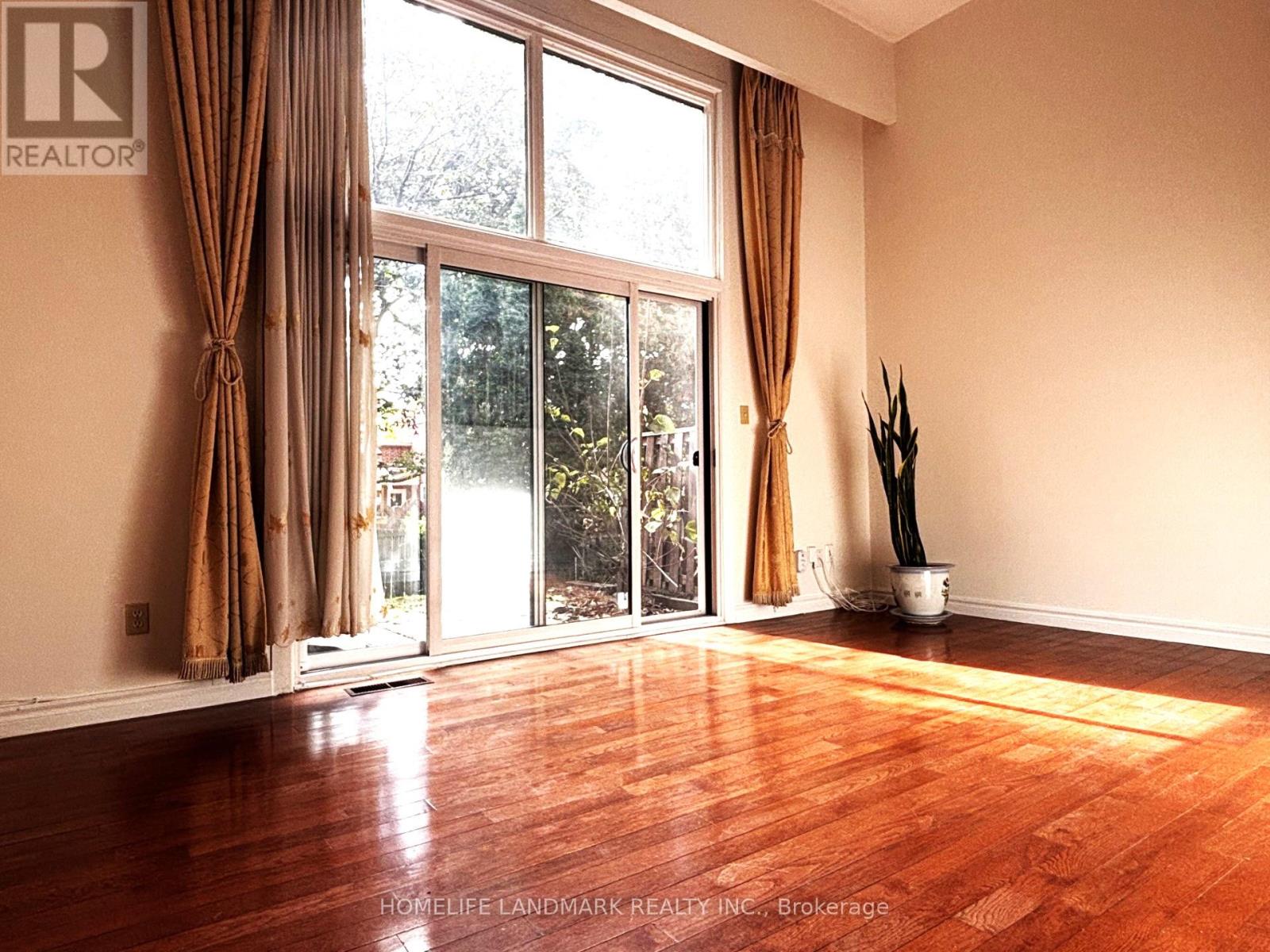 254 SPRUCEWOOD COURT, Toronto, Ontario