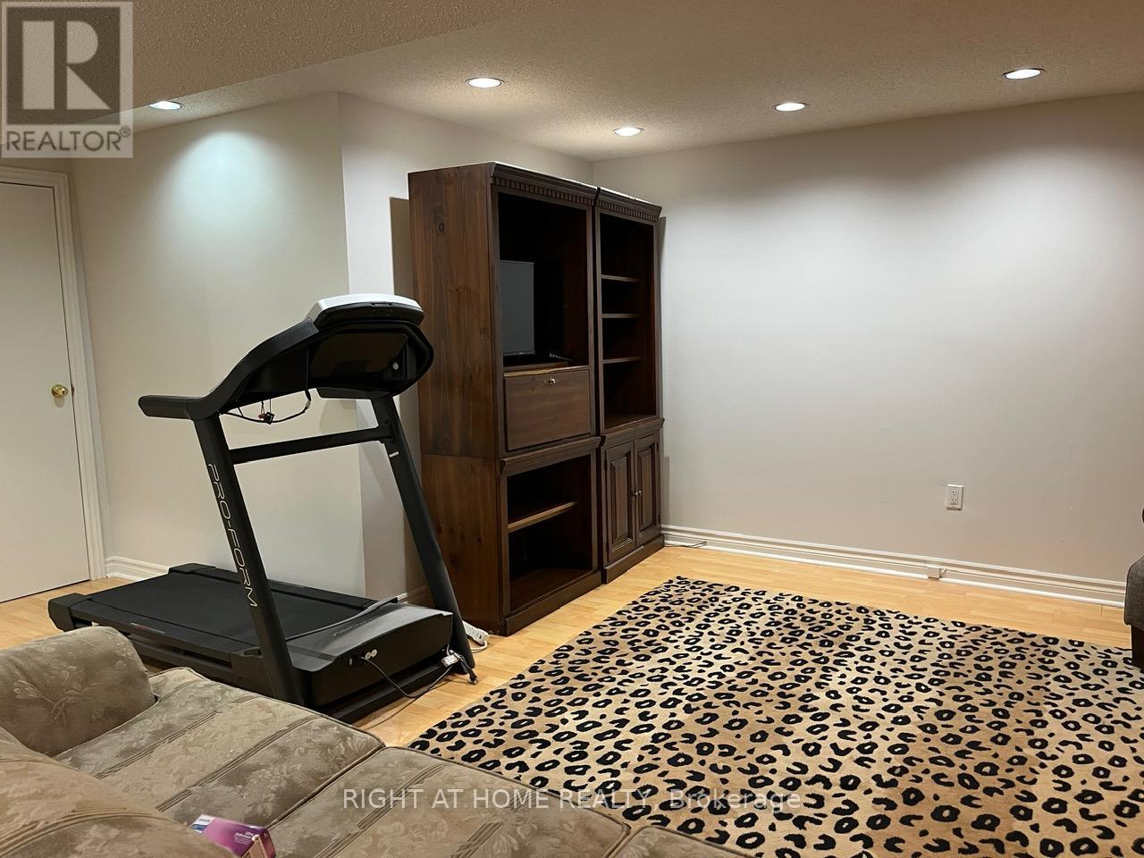 19 Budea. Lower Unit Crescent, Toronto, Ontario  M1R 4V1 - Photo 5 - E12526898