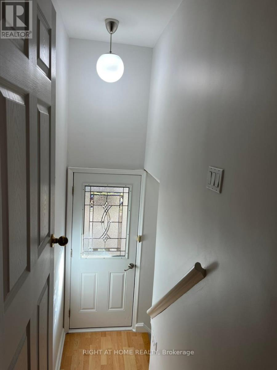 19 Budea. Lower Unit Crescent, Toronto, Ontario  M1R 4V1 - Photo 2 - E12526898