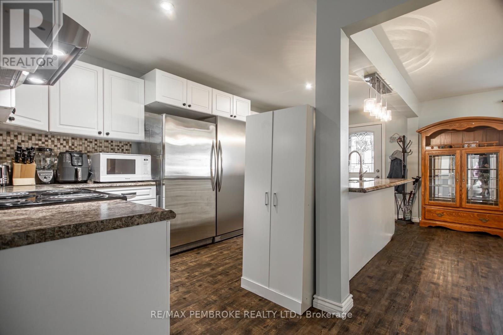 363 Julien Street, Pembroke, Ontario  K8A 3P8 - Photo 12 - X12527128