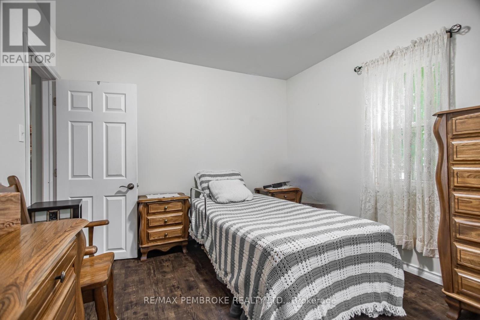 363 Julien Street, Pembroke, Ontario  K8A 3P8 - Photo 15 - X12527128