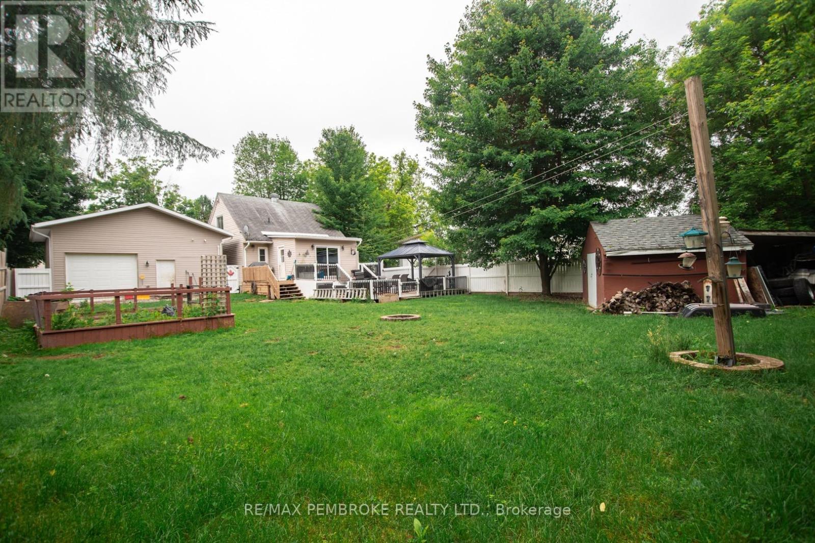 363 Julien Street, Pembroke, Ontario  K8A 3P8 - Photo 26 - X12527128