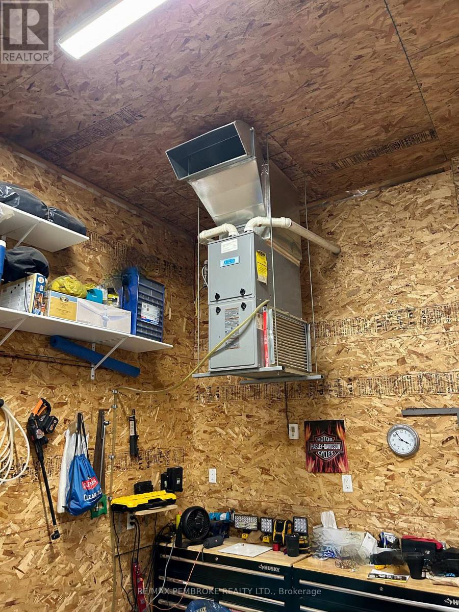 363 Julien Street, Pembroke, Ontario  K8A 3P8 - Photo 34 - X12527128