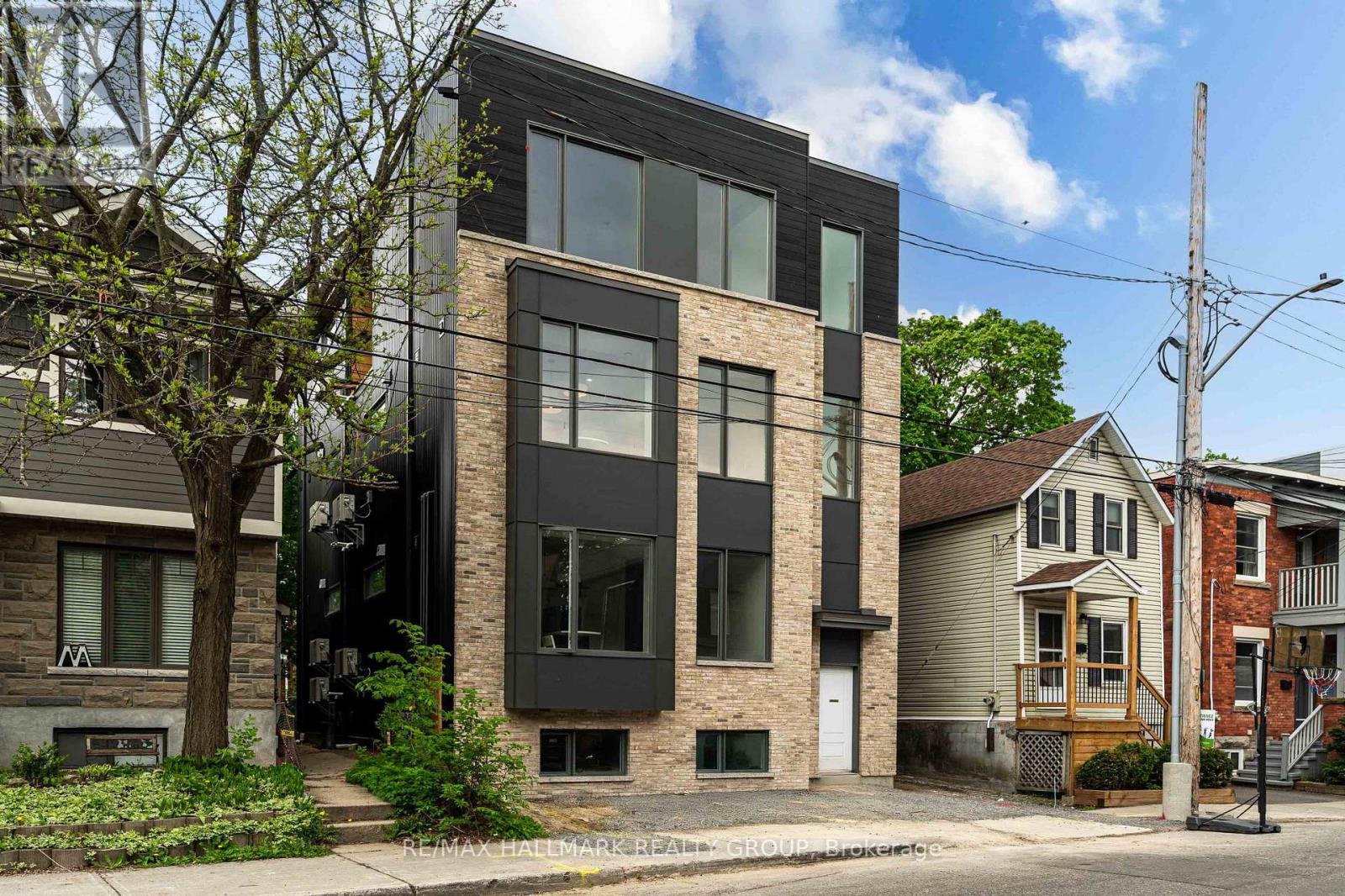 4 - 22 Sims Avenue, Ottawa, Ontario  K1Y 3K1 - Photo 2 - X12527130