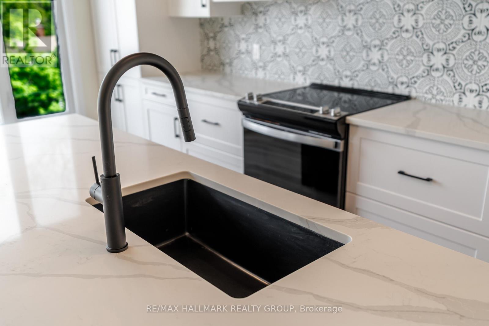 4 - 22 Sims Avenue, Ottawa, Ontario  K1Y 3K1 - Photo 20 - X12527130