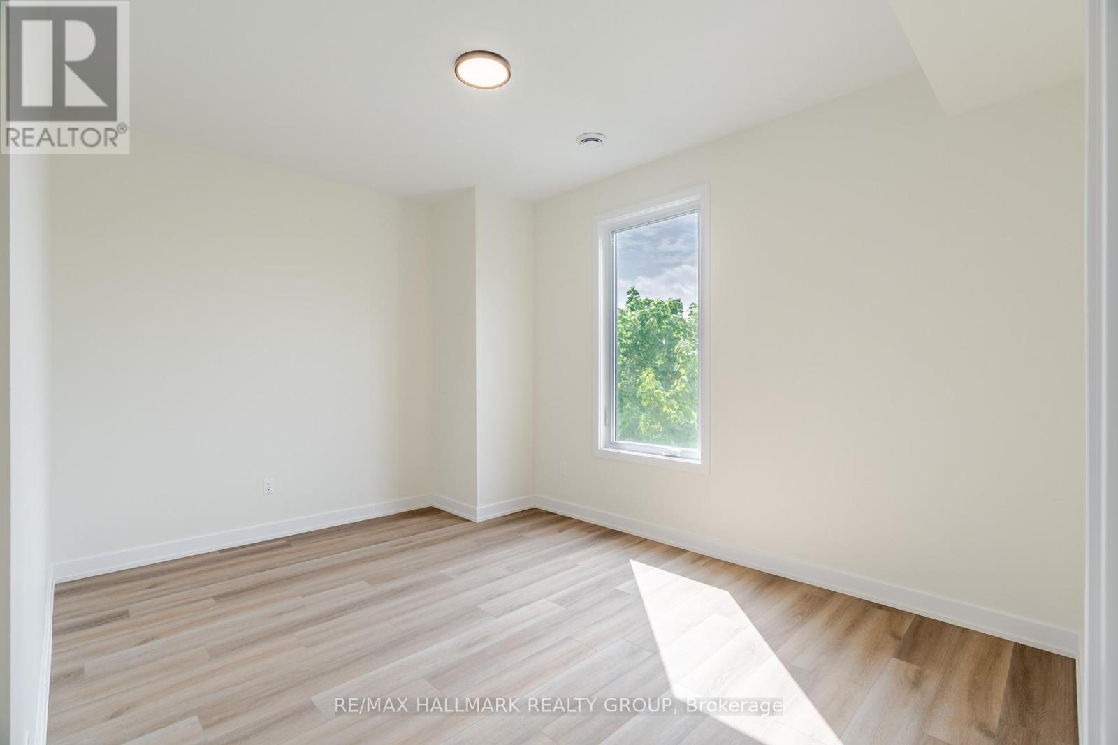 4 - 22 Sims Avenue, Ottawa, Ontario  K1Y 3K1 - Photo 27 - X12527130