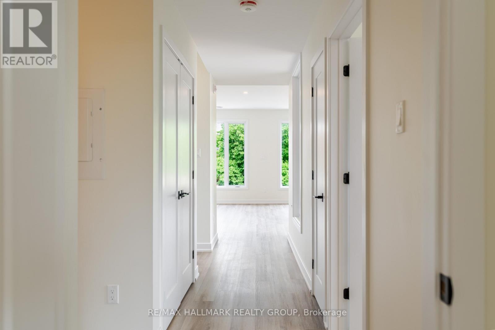 4 - 22 Sims Avenue, Ottawa, Ontario  K1Y 3K1 - Photo 5 - X12527130