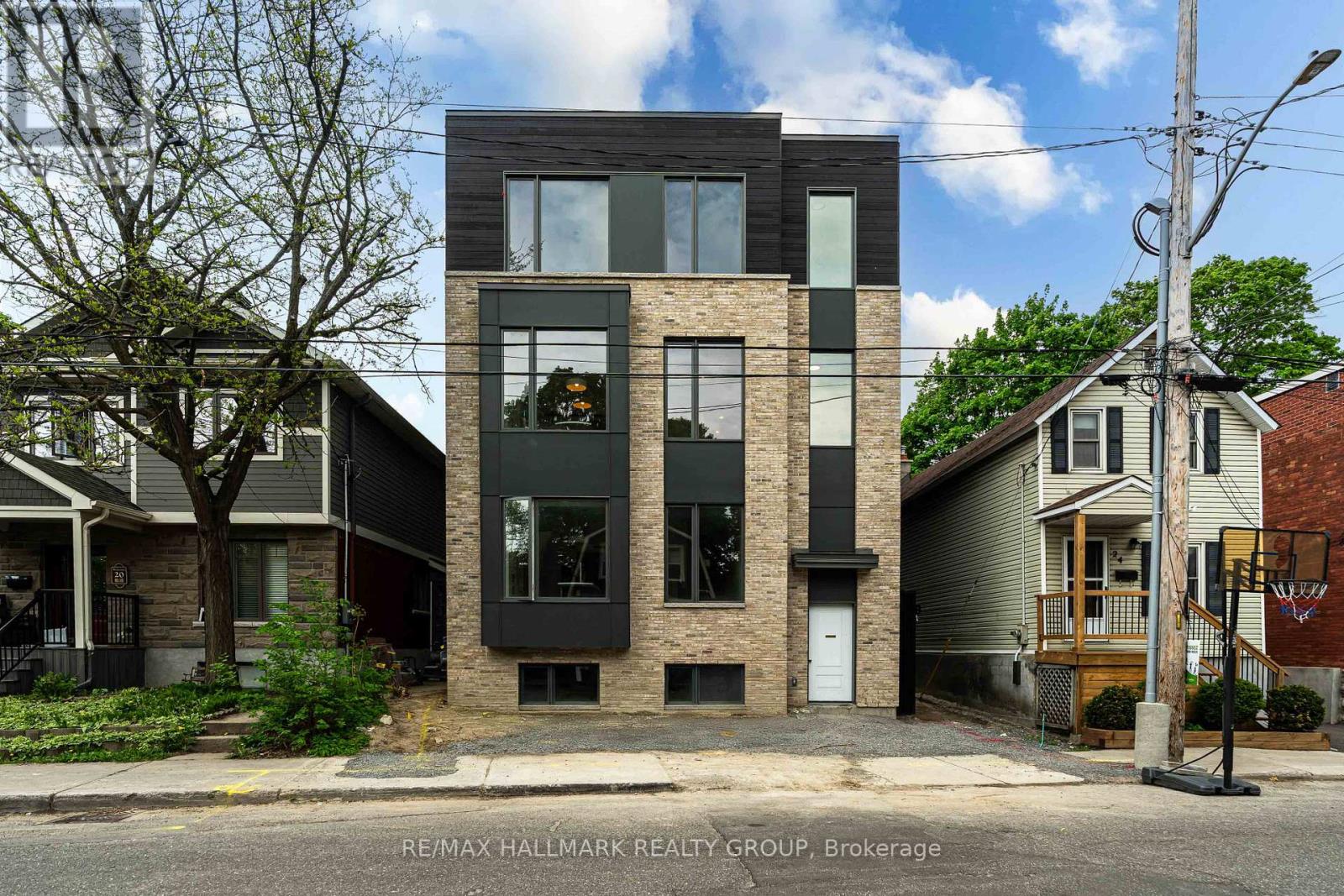 3A - 22 SIMS AVENUE, Ottawa, Ontario