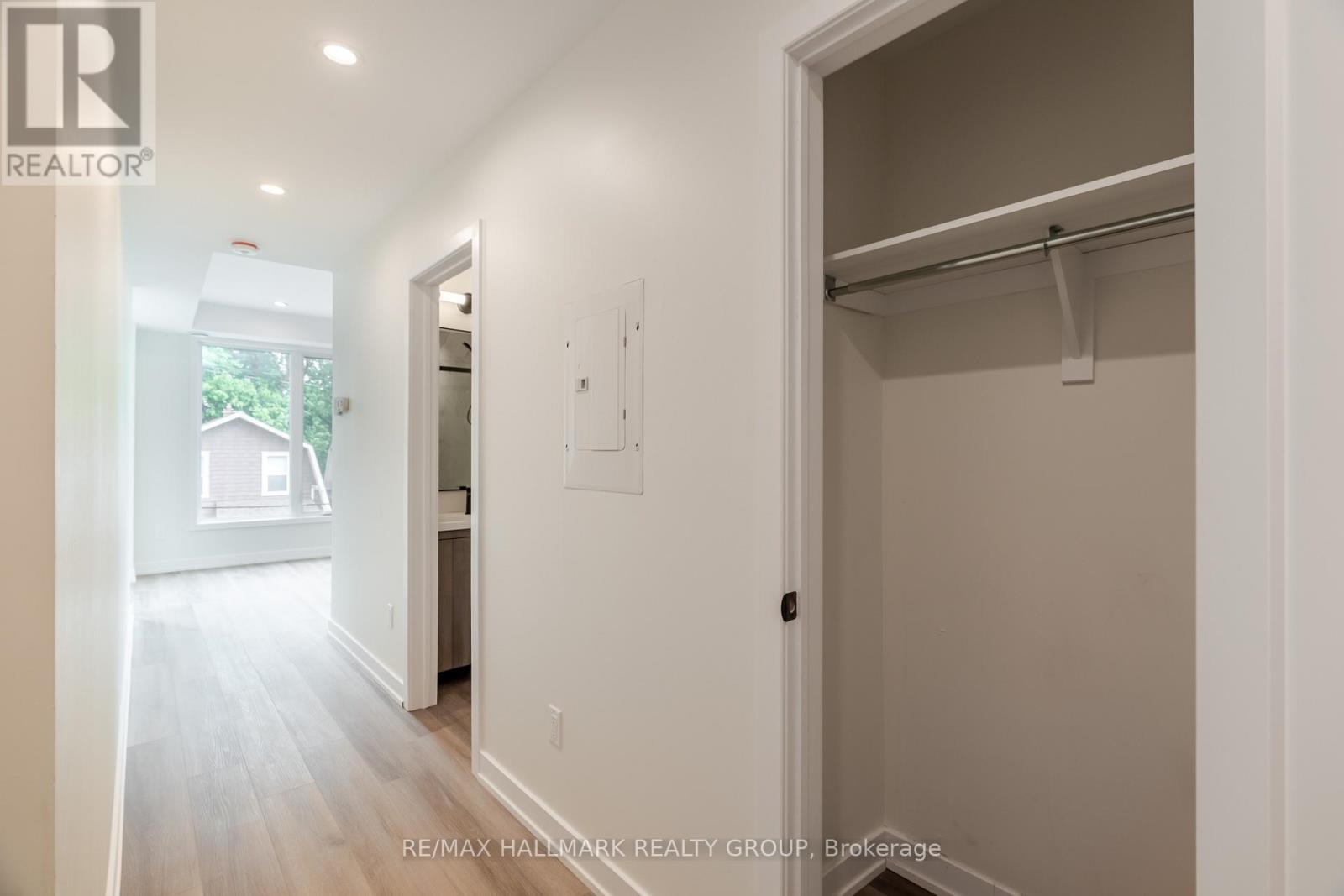 3a - 22 Sims Avenue, Ottawa, Ontario  K1Y 3K1 - Photo 5 - X12527134