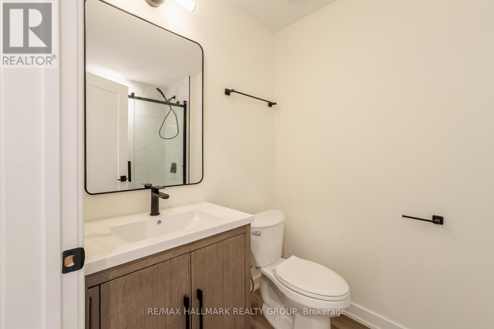 2a - 22 Sims Avenue, Ottawa, Ontario  K1Y 3K1 - Photo 6 - X12527138