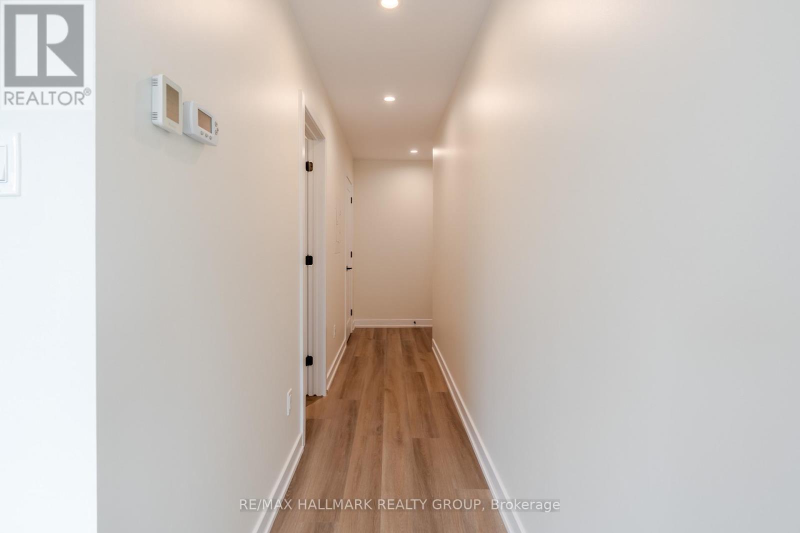 2a - 22 Sims Avenue, Ottawa, Ontario  K1Y 3K1 - Photo 8 - X12527138