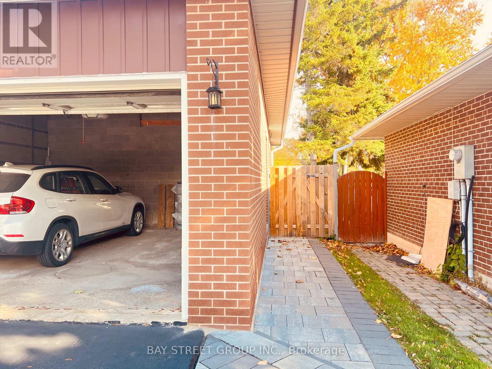 Back - 44 Wakefield Crescent, Toronto, Ontario  M1W 2C2 - Photo 3 - E12527132