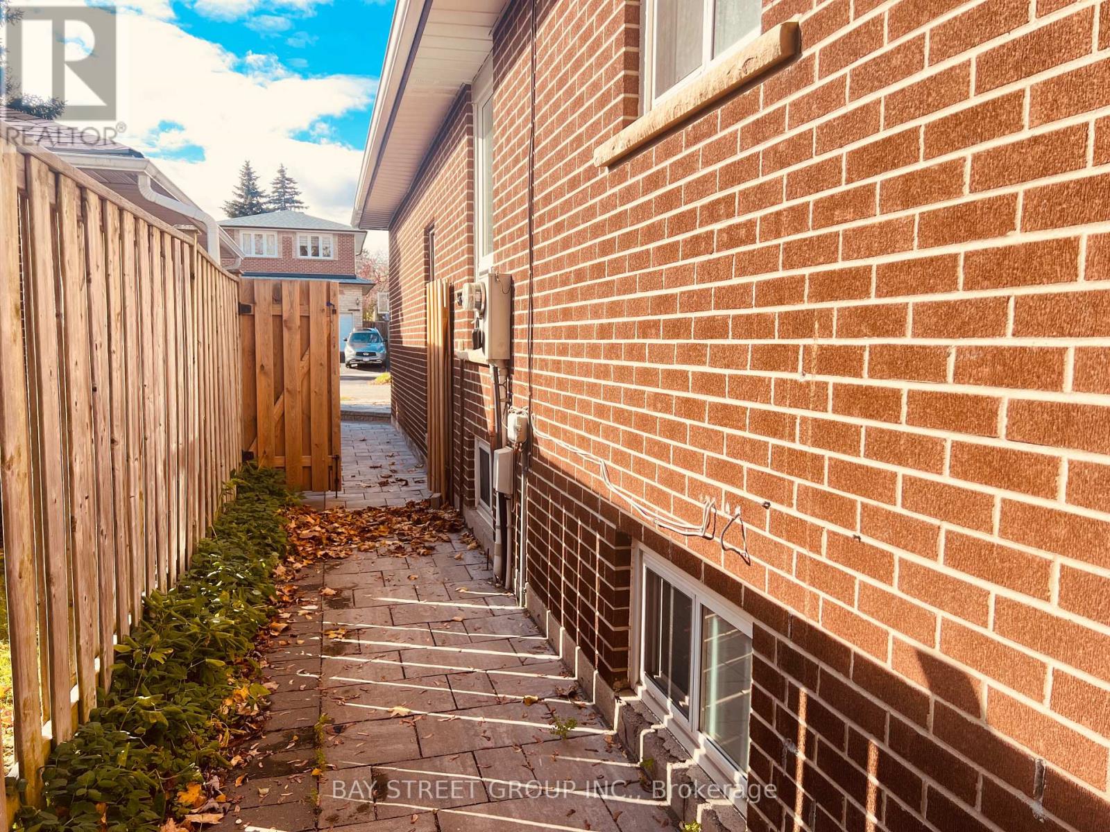 Back - 44 Wakefield Crescent, Toronto, Ontario  M1W 2C2 - Photo 5 - E12527132