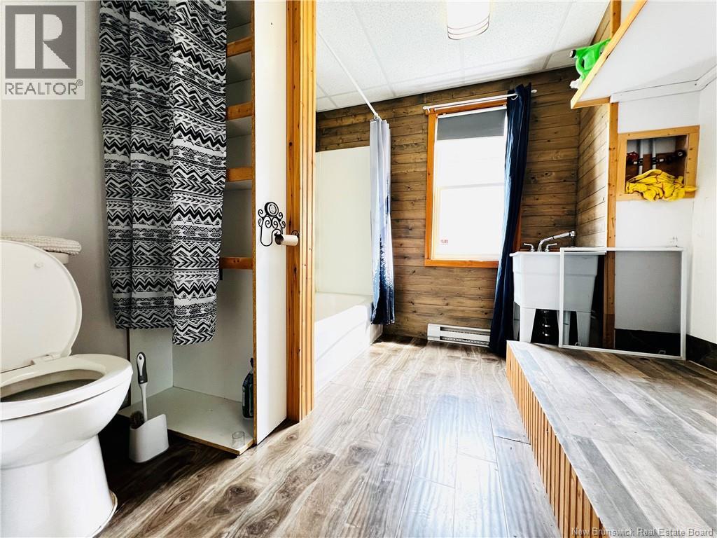 246 Dumaresq, Bathurst, New Brunswick  E2A 1H8 - Photo 11 - NB122408