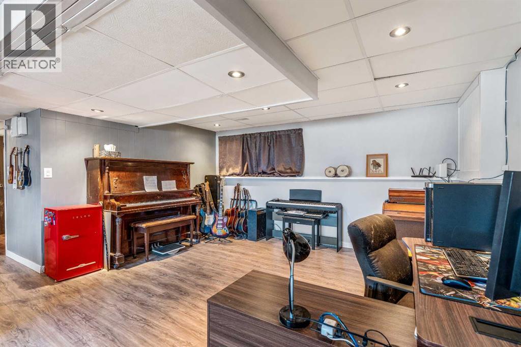 75 Oxford Road W, Lethbridge, Alberta  T1K 4V6 - Photo 32 - A2264843