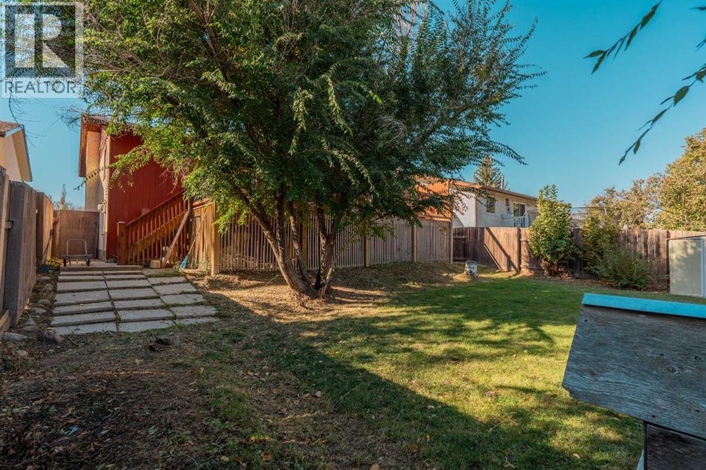 75 Oxford Road W, Lethbridge, Alberta  T1K 4V6 - Photo 44 - A2264843