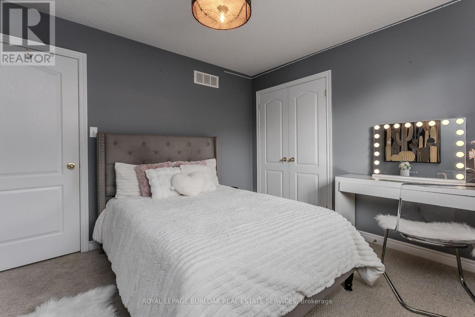 26 Grassyplain Drive, Hamilton, Ontario  L0R 1W0 - Photo 25 - X12467940