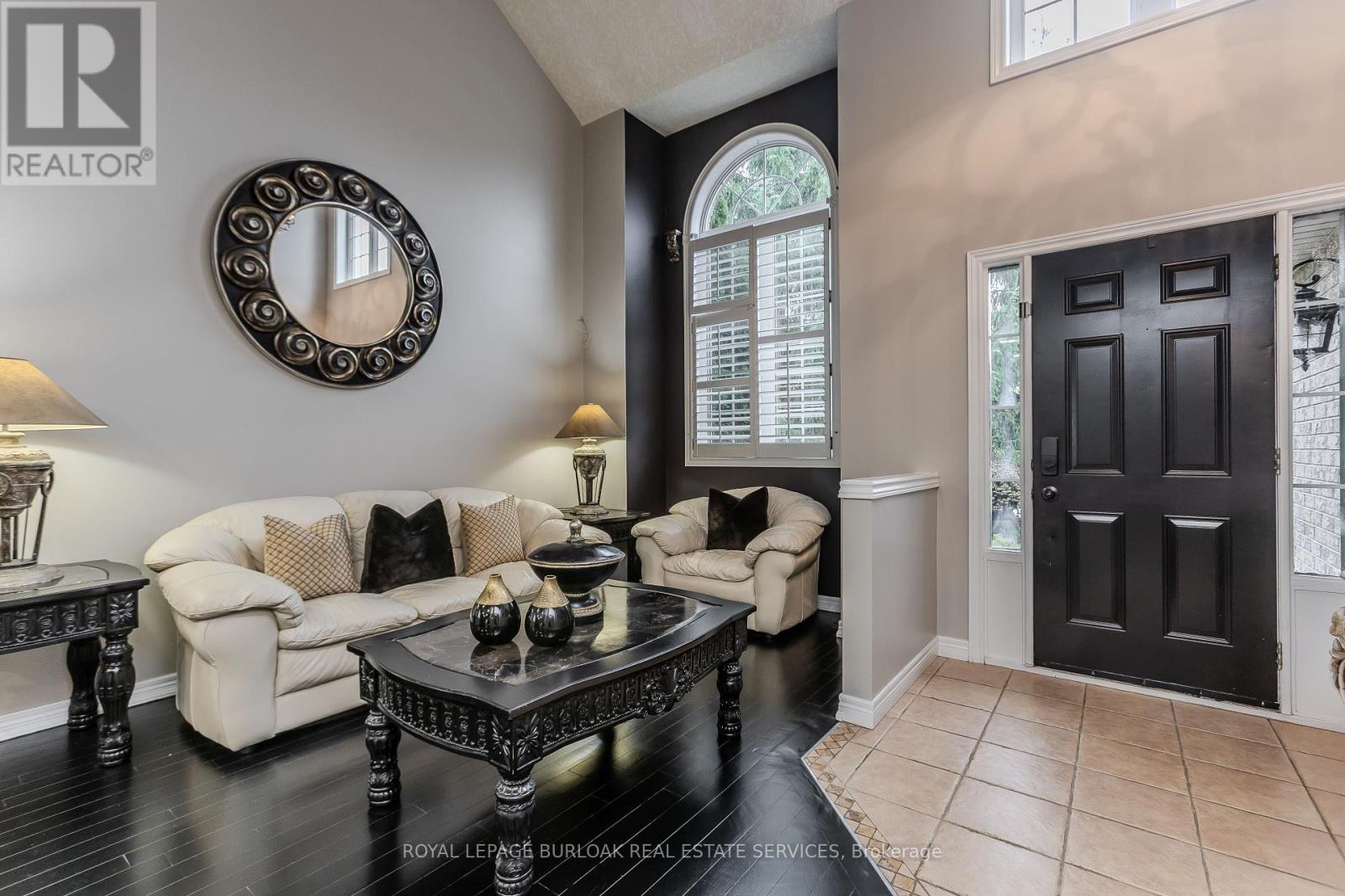 26 Grassyplain Drive, Hamilton, Ontario  L0R 1W0 - Photo 3 - X12467940