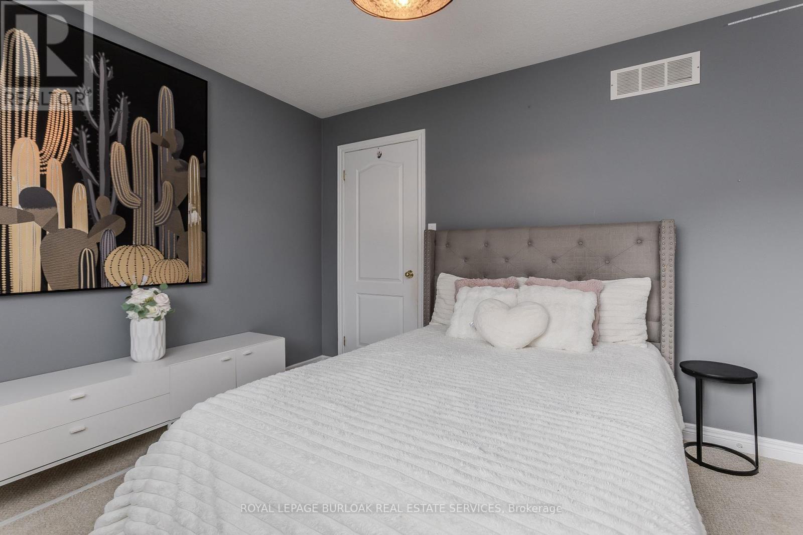 26 Grassyplain Drive, Hamilton, Ontario  L0R 1W0 - Photo 26 - X12467940