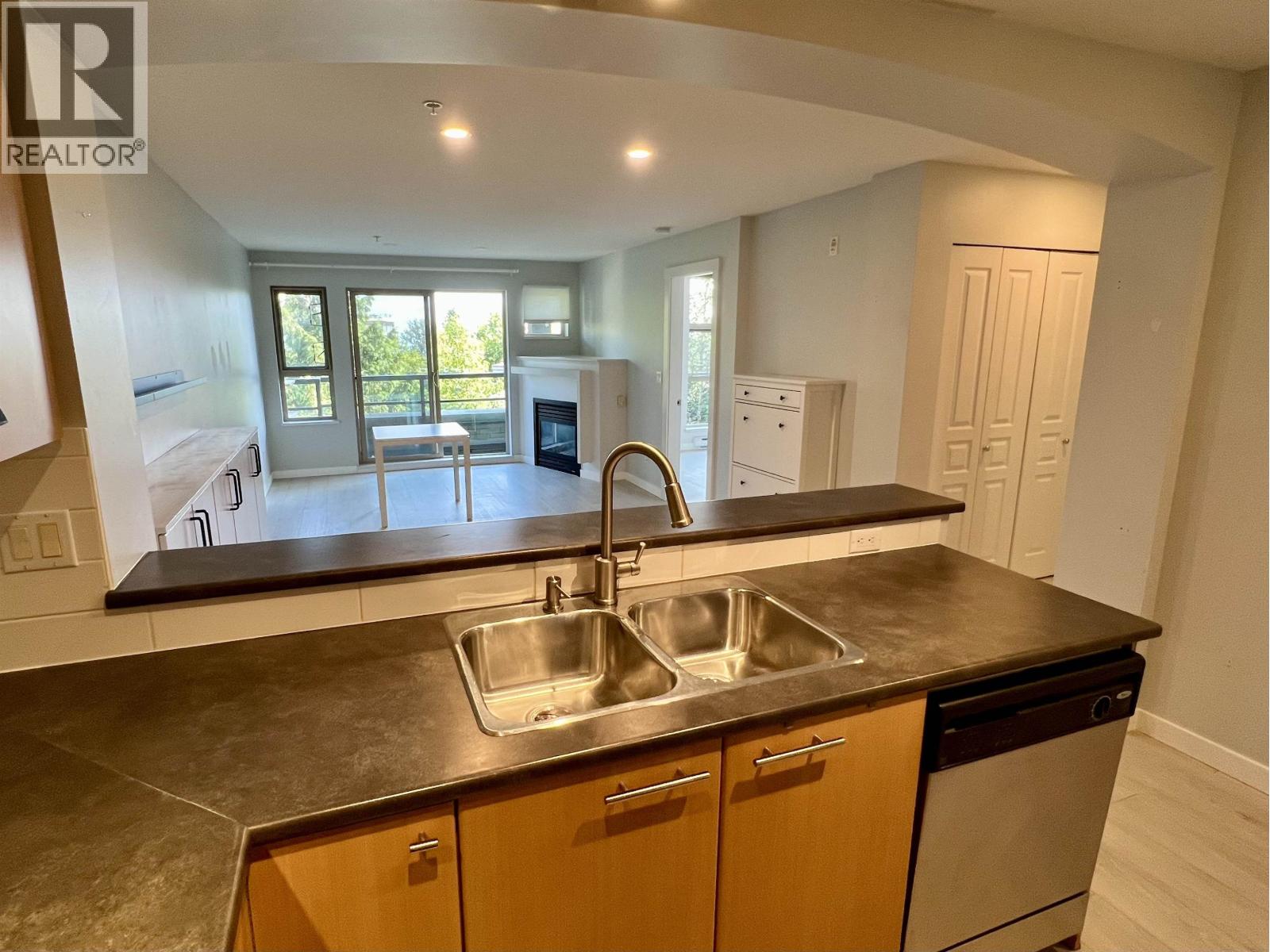 311 9329 University Crescent, Burnaby, British Columbia  V5A 4Y4 - Photo 5 - R3047294